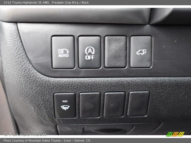 Predawn Gray Mica / Black 2019 Toyota Highlander SE AWD