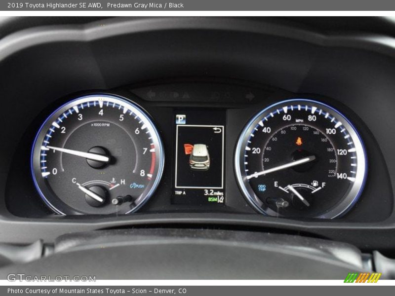 Predawn Gray Mica / Black 2019 Toyota Highlander SE AWD