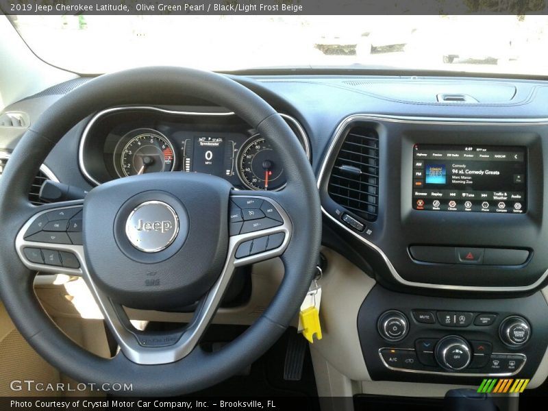 Olive Green Pearl / Black/Light Frost Beige 2019 Jeep Cherokee Latitude