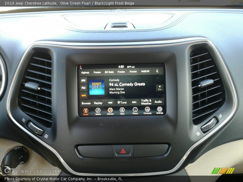 Olive Green Pearl / Black/Light Frost Beige 2019 Jeep Cherokee Latitude