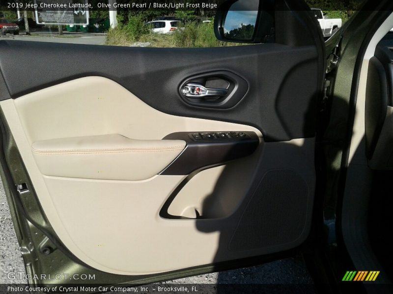 Olive Green Pearl / Black/Light Frost Beige 2019 Jeep Cherokee Latitude