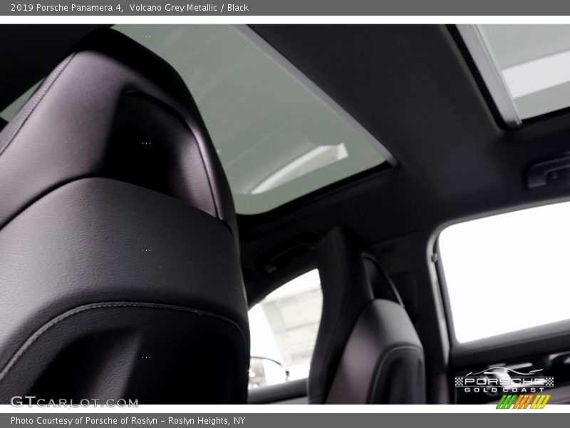 Volcano Grey Metallic / Black 2019 Porsche Panamera 4