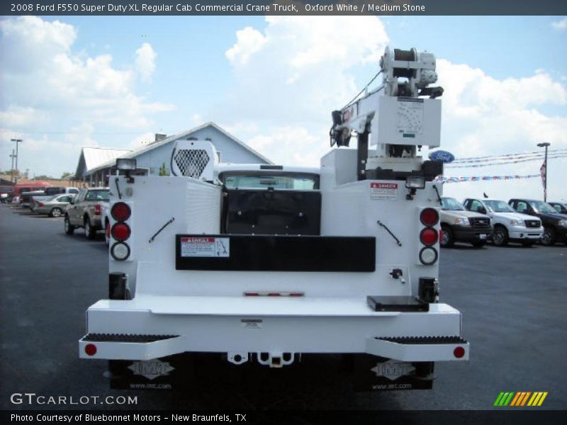 Oxford White / Medium Stone 2008 Ford F550 Super Duty XL Regular Cab Commercial Crane Truck