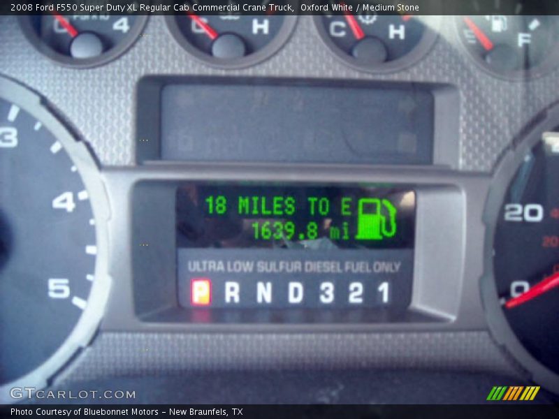 Oxford White / Medium Stone 2008 Ford F550 Super Duty XL Regular Cab Commercial Crane Truck