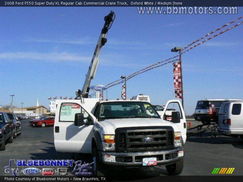 Oxford White / Medium Stone 2008 Ford F550 Super Duty XL Regular Cab Commercial Crane Truck