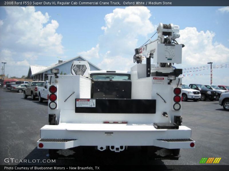 Oxford White / Medium Stone 2008 Ford F550 Super Duty XL Regular Cab Commercial Crane Truck