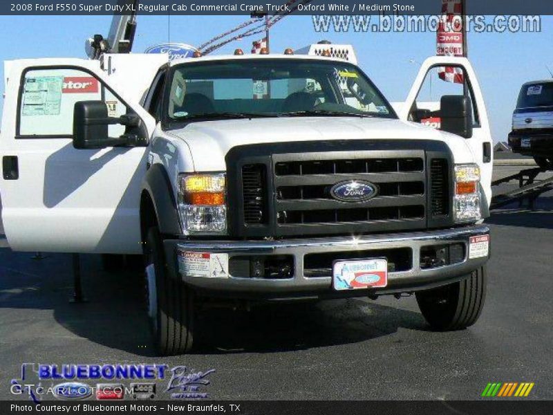 Oxford White / Medium Stone 2008 Ford F550 Super Duty XL Regular Cab Commercial Crane Truck