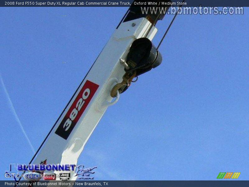 Oxford White / Medium Stone 2008 Ford F550 Super Duty XL Regular Cab Commercial Crane Truck