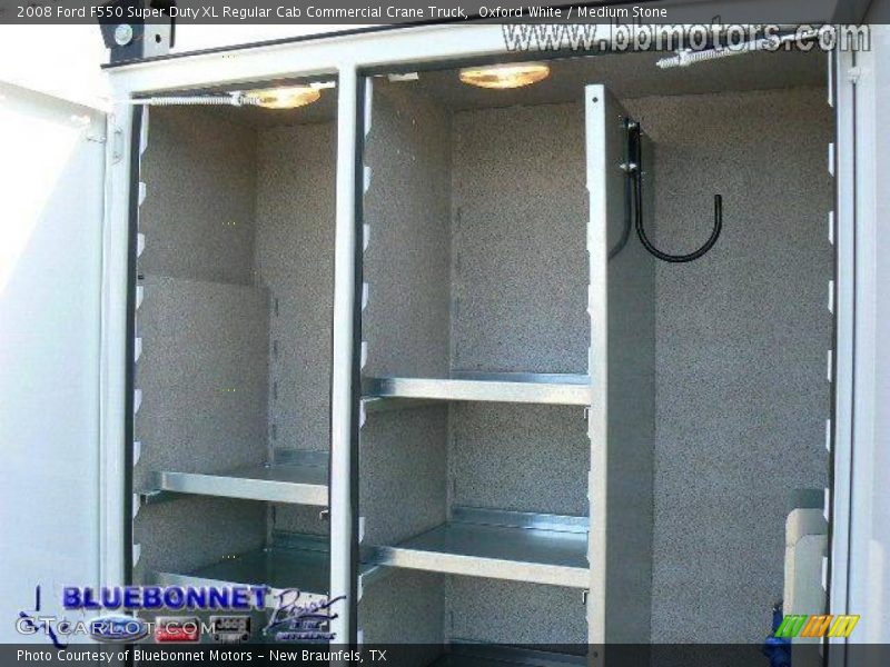 Oxford White / Medium Stone 2008 Ford F550 Super Duty XL Regular Cab Commercial Crane Truck