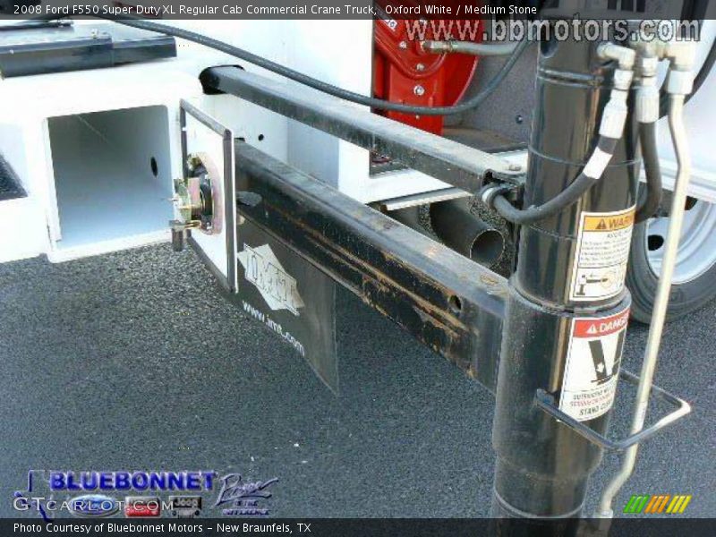 Oxford White / Medium Stone 2008 Ford F550 Super Duty XL Regular Cab Commercial Crane Truck