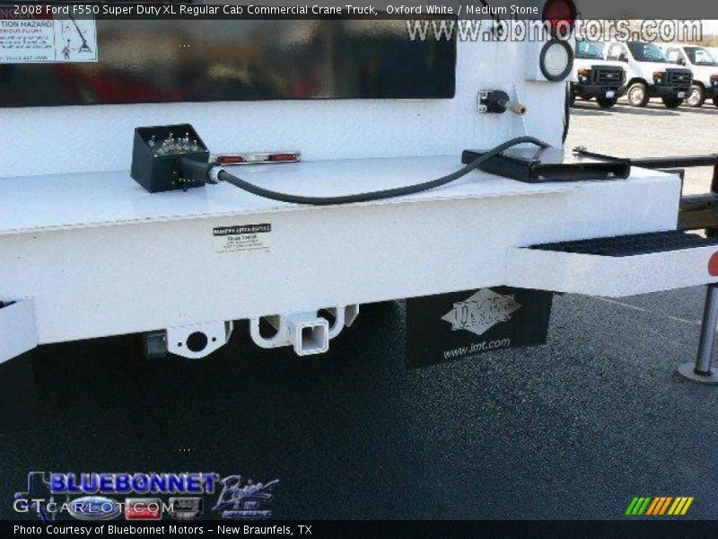 Oxford White / Medium Stone 2008 Ford F550 Super Duty XL Regular Cab Commercial Crane Truck