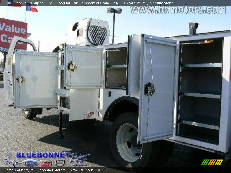 Oxford White / Medium Stone 2008 Ford F550 Super Duty XL Regular Cab Commercial Crane Truck
