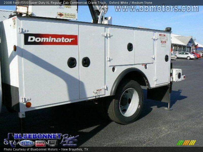 Oxford White / Medium Stone 2008 Ford F550 Super Duty XL Regular Cab Commercial Crane Truck