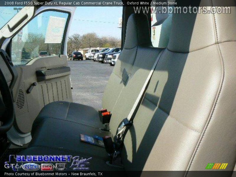 Oxford White / Medium Stone 2008 Ford F550 Super Duty XL Regular Cab Commercial Crane Truck