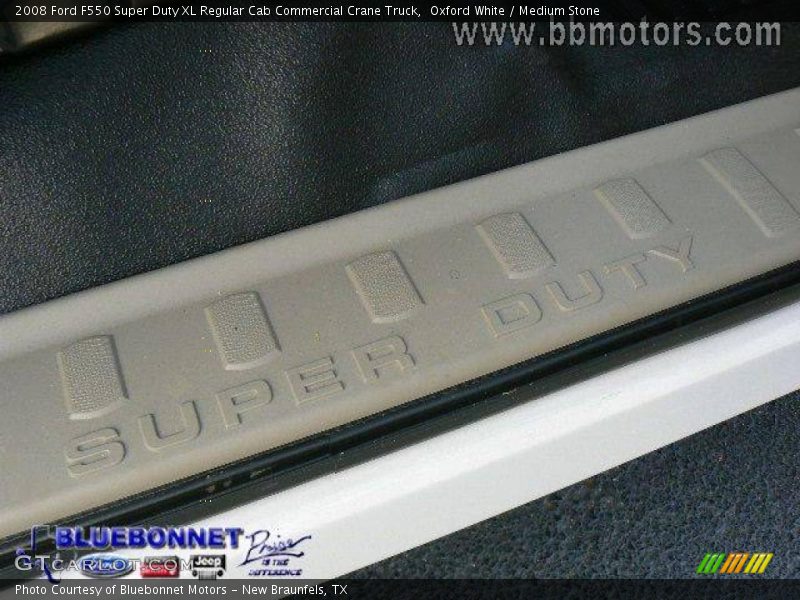 Oxford White / Medium Stone 2008 Ford F550 Super Duty XL Regular Cab Commercial Crane Truck