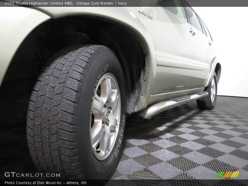 Vintage Gold Metallic / Ivory 2003 Toyota Highlander Limited 4WD