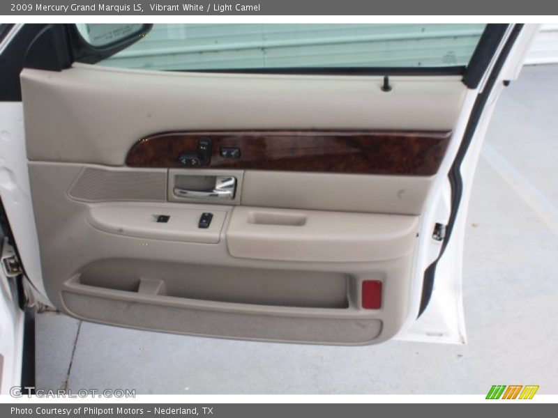 Vibrant White / Light Camel 2009 Mercury Grand Marquis LS