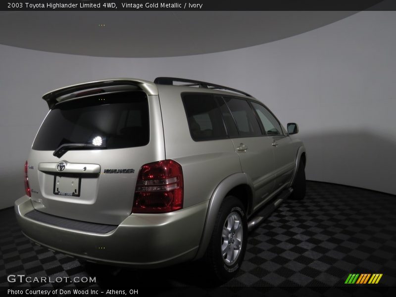Vintage Gold Metallic / Ivory 2003 Toyota Highlander Limited 4WD