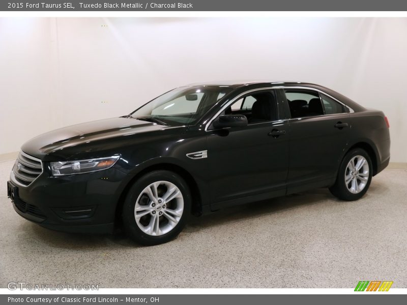 Tuxedo Black Metallic / Charcoal Black 2015 Ford Taurus SEL