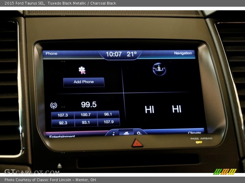 Tuxedo Black Metallic / Charcoal Black 2015 Ford Taurus SEL