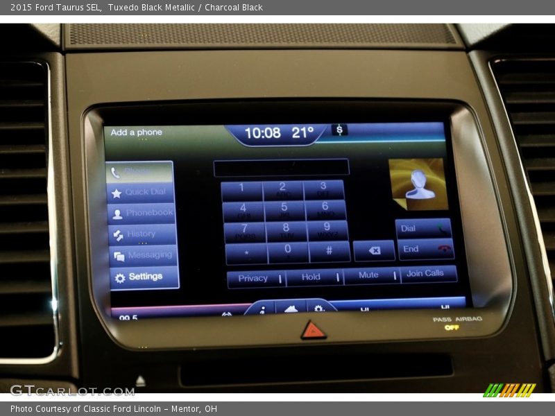 Tuxedo Black Metallic / Charcoal Black 2015 Ford Taurus SEL
