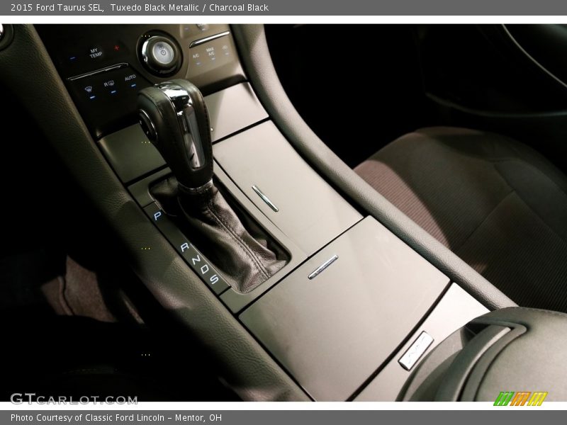 Tuxedo Black Metallic / Charcoal Black 2015 Ford Taurus SEL