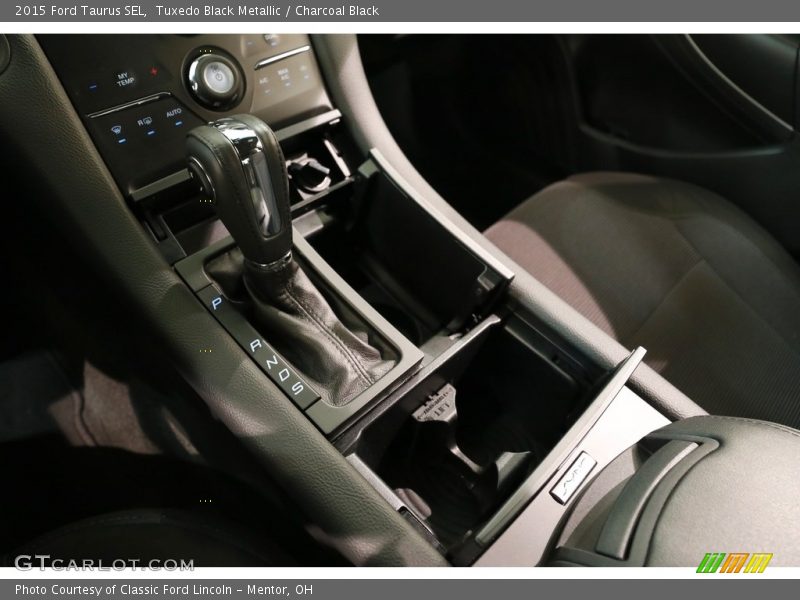 Tuxedo Black Metallic / Charcoal Black 2015 Ford Taurus SEL