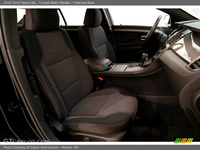 Tuxedo Black Metallic / Charcoal Black 2015 Ford Taurus SEL