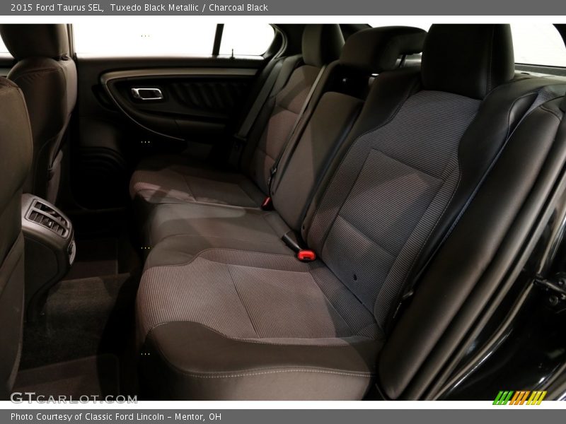 Tuxedo Black Metallic / Charcoal Black 2015 Ford Taurus SEL