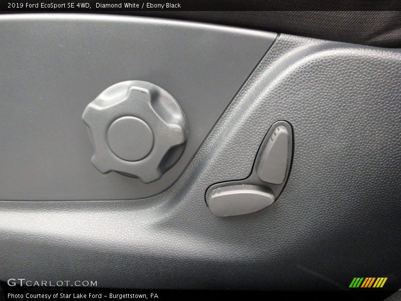 Diamond White / Ebony Black 2019 Ford EcoSport SE 4WD