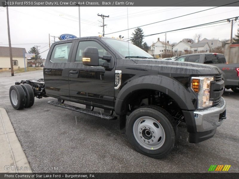 Front 3/4 View of 2019 F550 Super Duty XL Crew Cab 4x4 Chassis