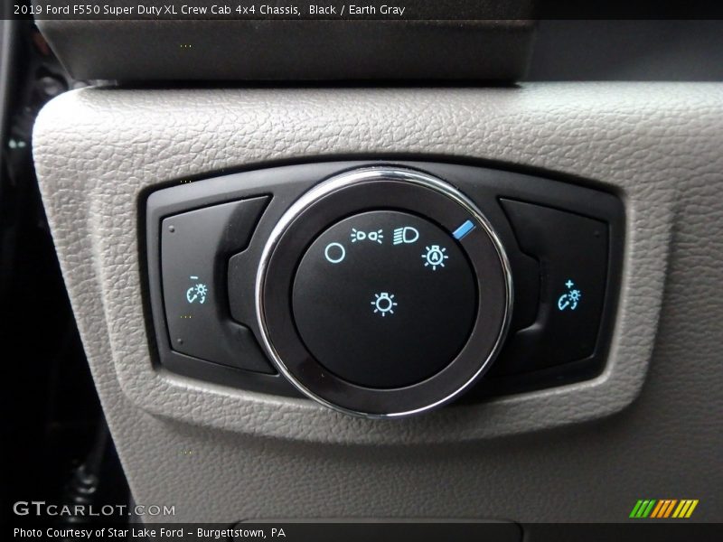 Controls of 2019 F550 Super Duty XL Crew Cab 4x4 Chassis