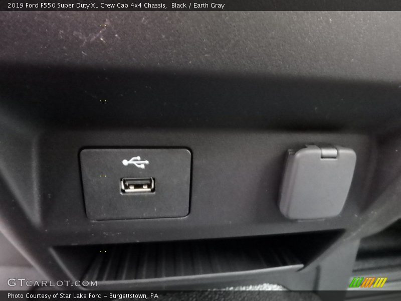 Black / Earth Gray 2019 Ford F550 Super Duty XL Crew Cab 4x4 Chassis