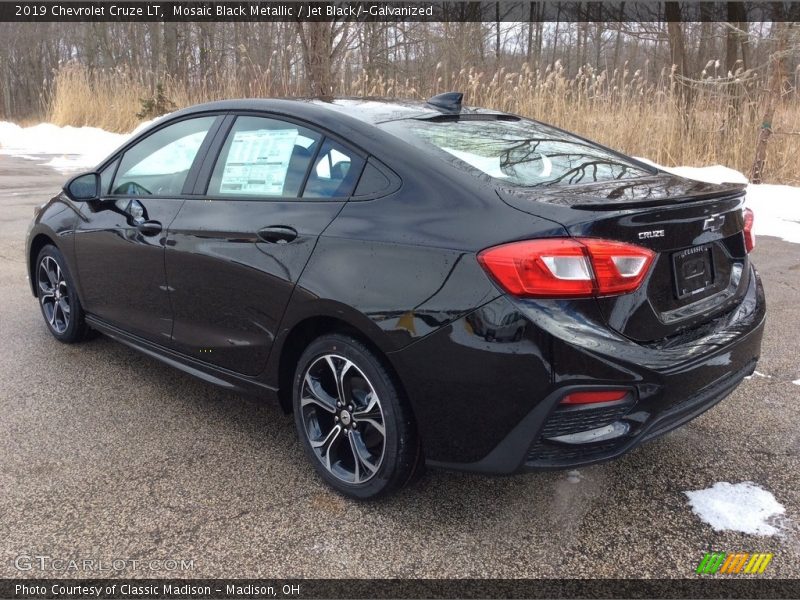 Mosaic Black Metallic / Jet Black/­Galvanized 2019 Chevrolet Cruze LT