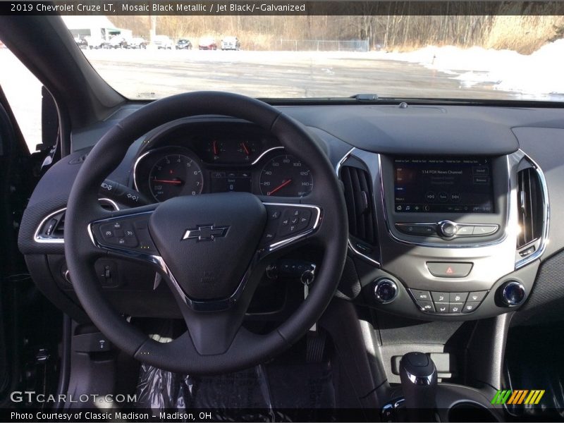 Mosaic Black Metallic / Jet Black/­Galvanized 2019 Chevrolet Cruze LT