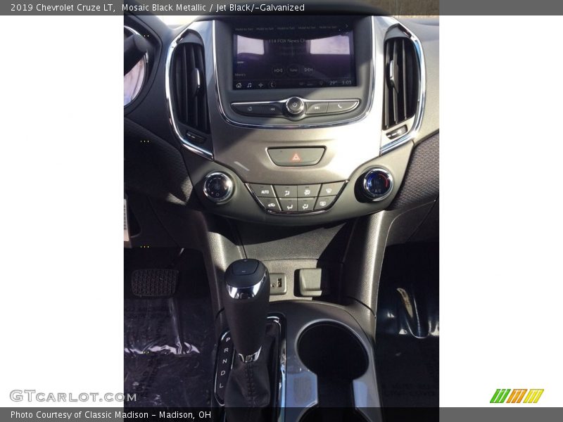 Mosaic Black Metallic / Jet Black/­Galvanized 2019 Chevrolet Cruze LT