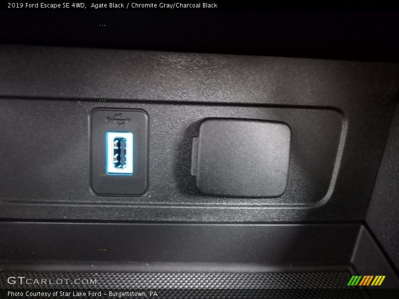 Agate Black / Chromite Gray/Charcoal Black 2019 Ford Escape SE 4WD