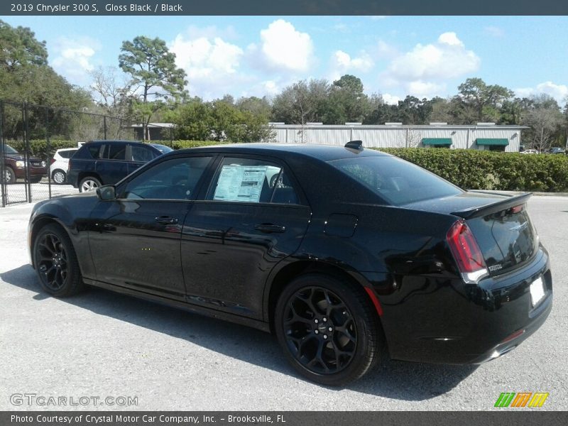 Gloss Black / Black 2019 Chrysler 300 S