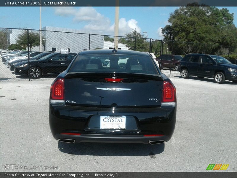 Gloss Black / Black 2019 Chrysler 300 S