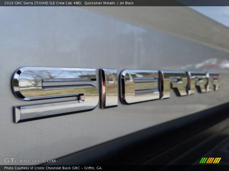  2019 Sierra 2500HD SLE Crew Cab 4WD Logo