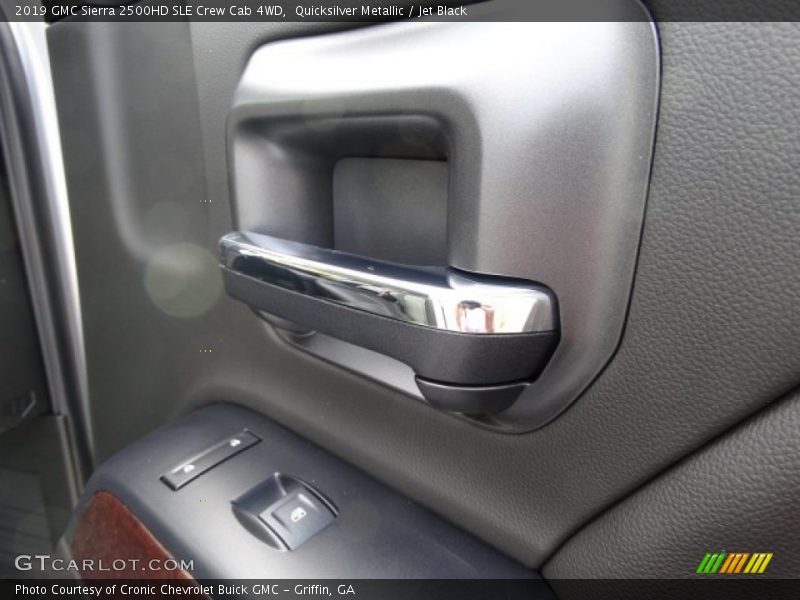 Quicksilver Metallic / Jet Black 2019 GMC Sierra 2500HD SLE Crew Cab 4WD