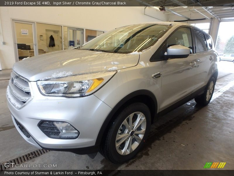 Ingot Silver / Chromite Gray/Charcoal Black 2019 Ford Escape SE 4WD