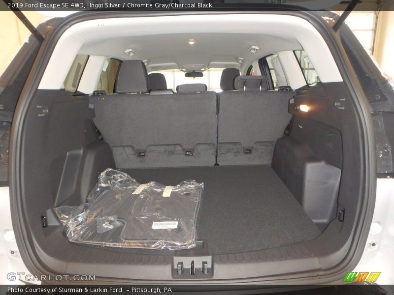 Ingot Silver / Chromite Gray/Charcoal Black 2019 Ford Escape SE 4WD