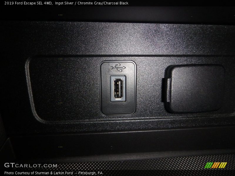 Ingot Silver / Chromite Gray/Charcoal Black 2019 Ford Escape SEL 4WD