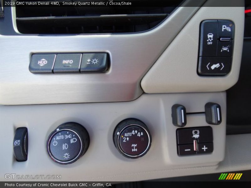 Smokey Quartz Metallic / Cocoa/Shale 2019 GMC Yukon Denali 4WD