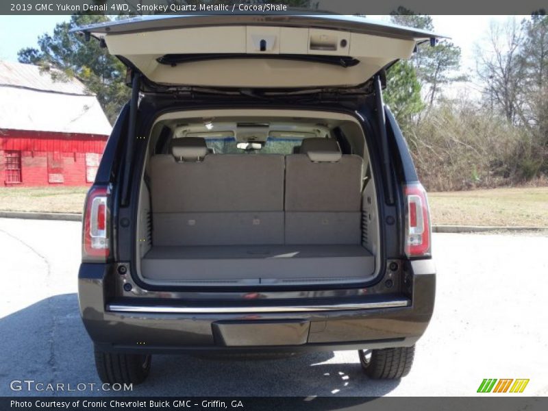 Smokey Quartz Metallic / Cocoa/Shale 2019 GMC Yukon Denali 4WD