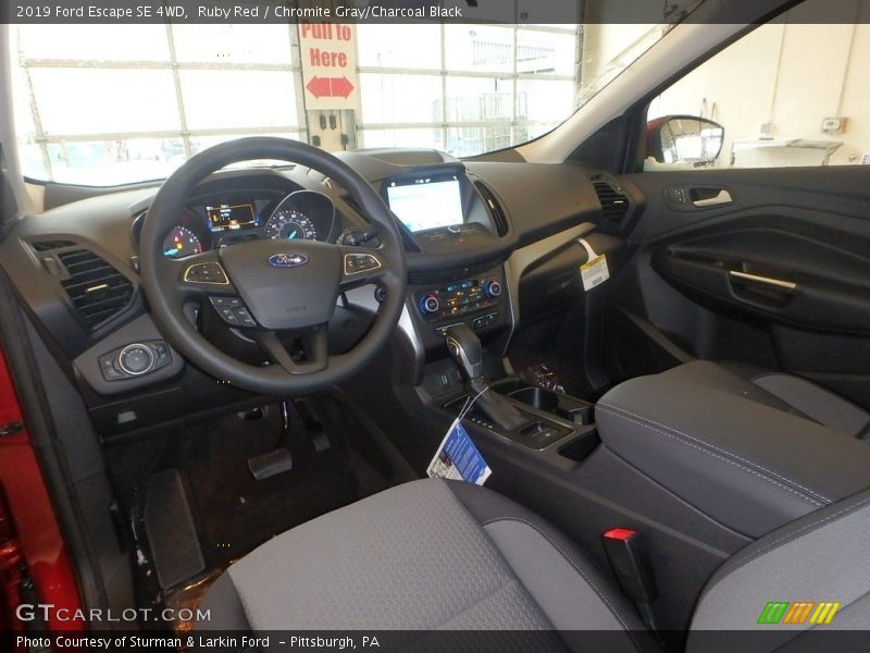 Ruby Red / Chromite Gray/Charcoal Black 2019 Ford Escape SE 4WD