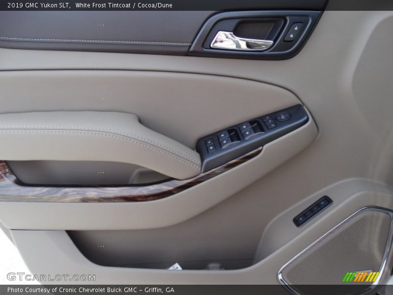 Door Panel of 2019 Yukon SLT