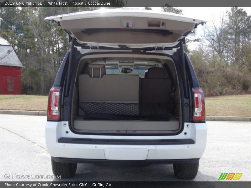 White Frost Tintcoat / Cocoa/Dune 2019 GMC Yukon SLT