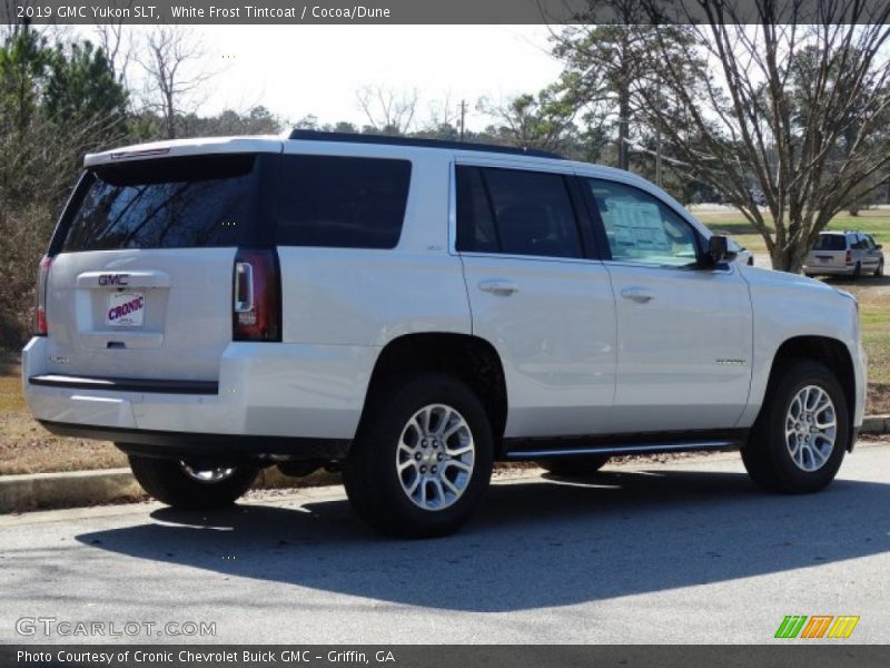 White Frost Tintcoat / Cocoa/Dune 2019 GMC Yukon SLT